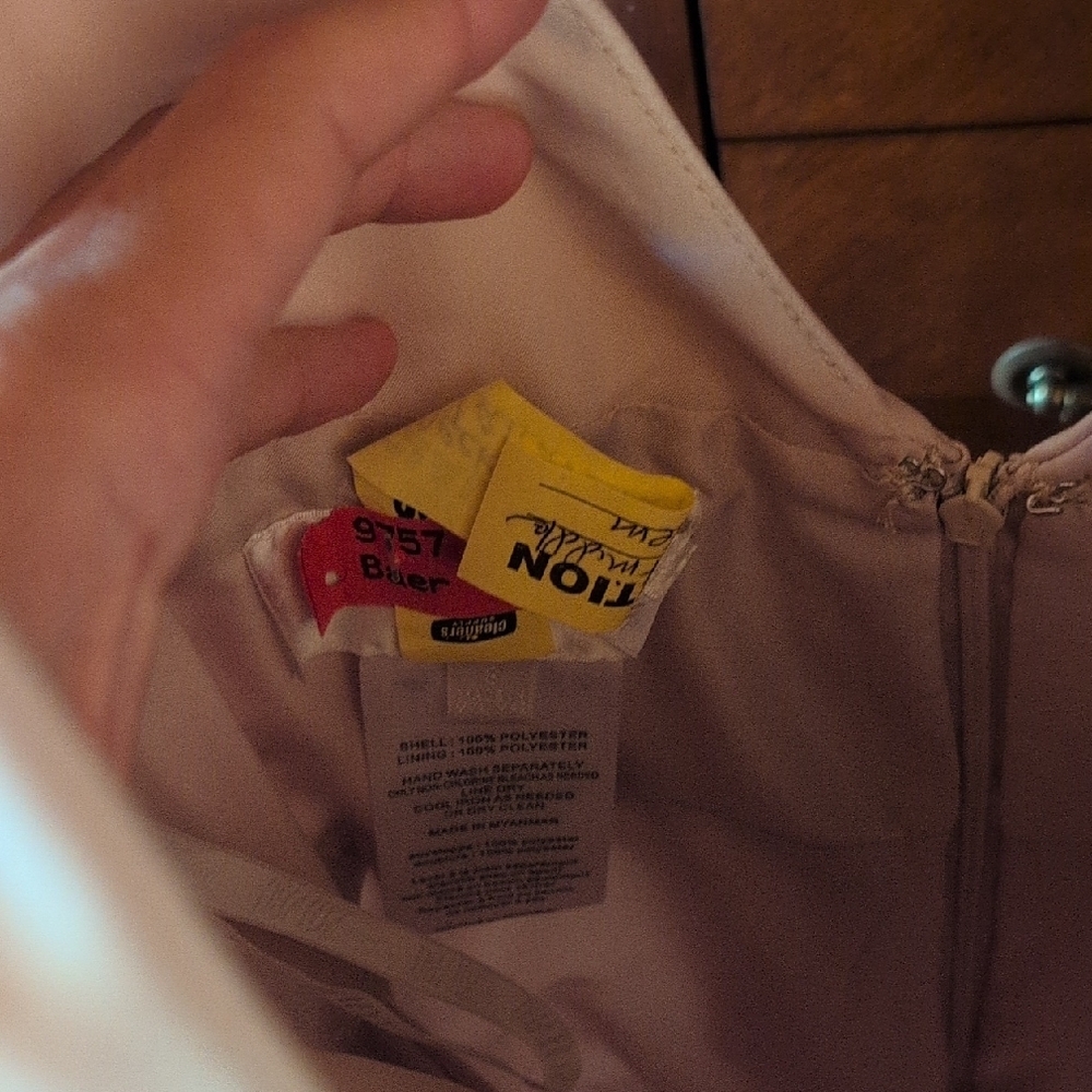 Elegant Cream Sleeveless Dress - Picture 8 of 11